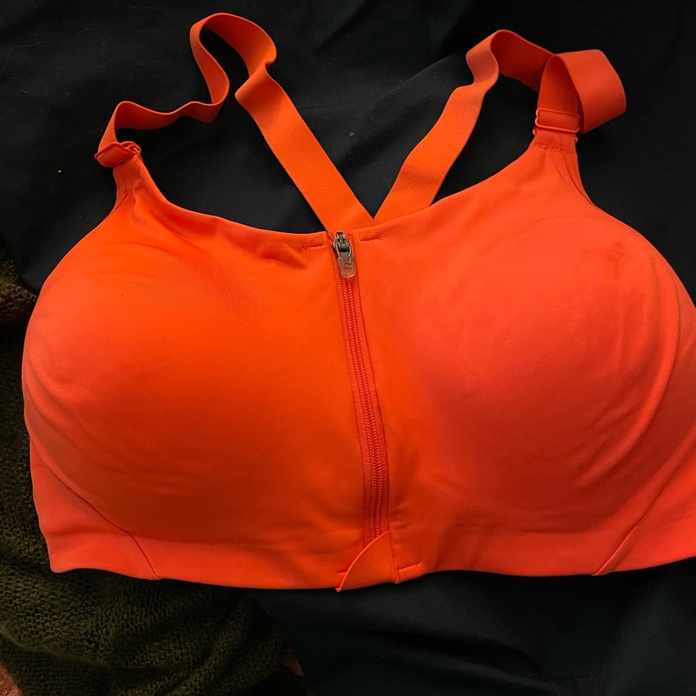 Sports bra